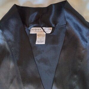 Women's "sateened" Morgan Taylor black night robe, XL.